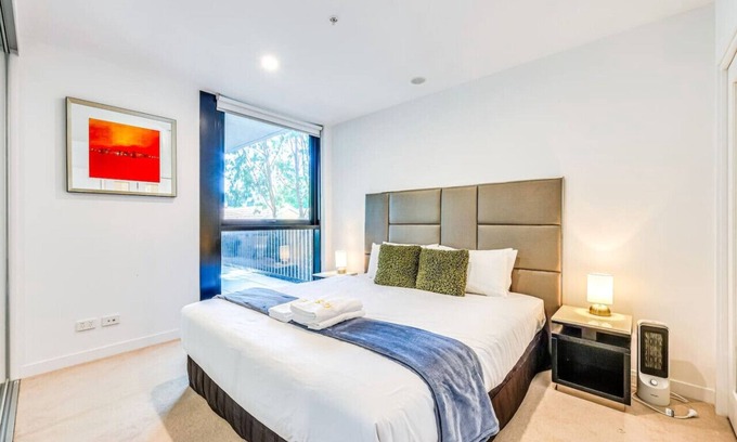 Box Hill Apartment | StayAU Convenient Apartment with Patio in Box Hill