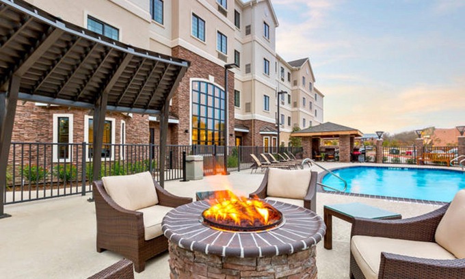 College Station Hotel | Staybridge Suites College Station by IHG