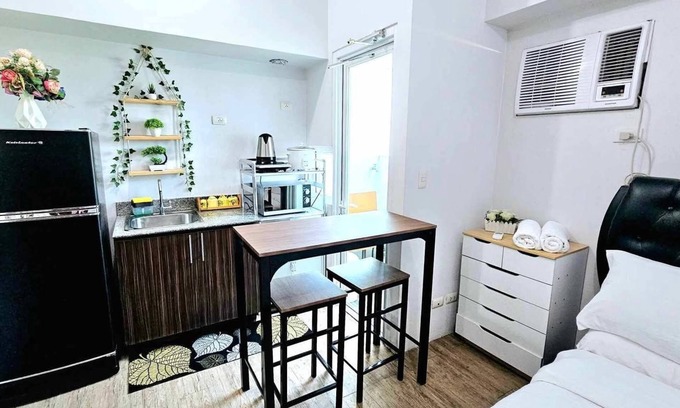 Muntinlupa Hotel | Staycation in Alabang Branch A