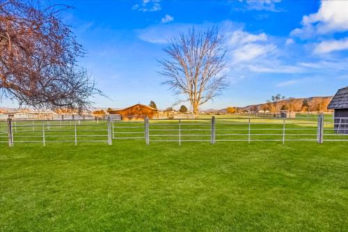 Ahtanum House | Staying in Yakama Valley