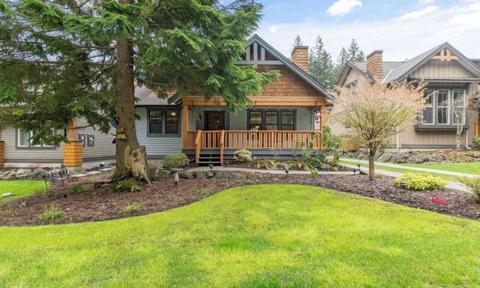 Lindell Beach Cottage | Steadymart Cottage - spacious 3-bed/3-bath & pool, hot tubs, creek, Cultus Lake