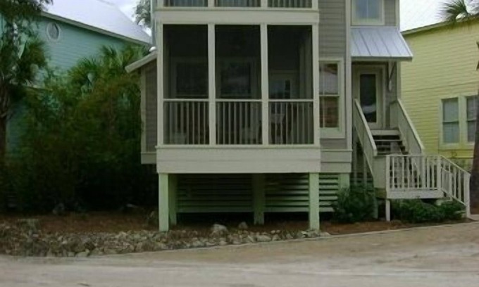 Steinhatchee Resort | Steinhatchee Landing Resort-Serendipity #48-Dog Friendly-*THIRD NIGHT FREE*