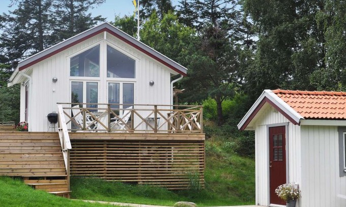 Stenungsund Villa | Stenungsund Holiday Home, Sleeps 4 with WiFi