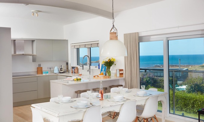 Widemouth Bay Apartment | Step inside this gorgeous retreat where upside down living takes full advantage of the sea views.