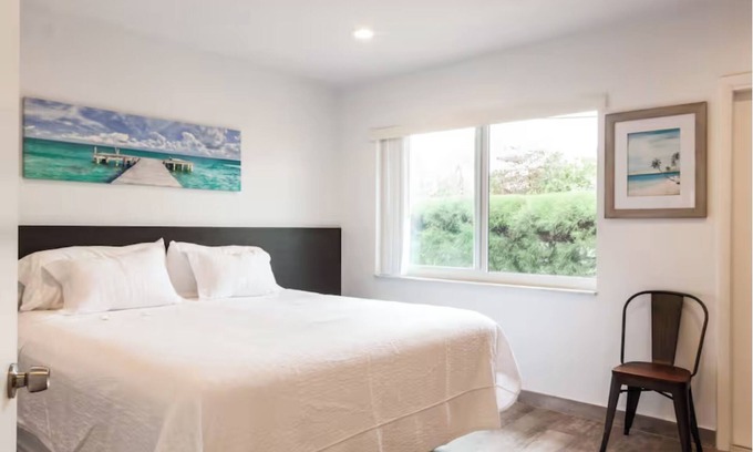 Survey Creek Condo | Steps from beach, cozy 1BR condo in wonderful Deerfield Beach.
