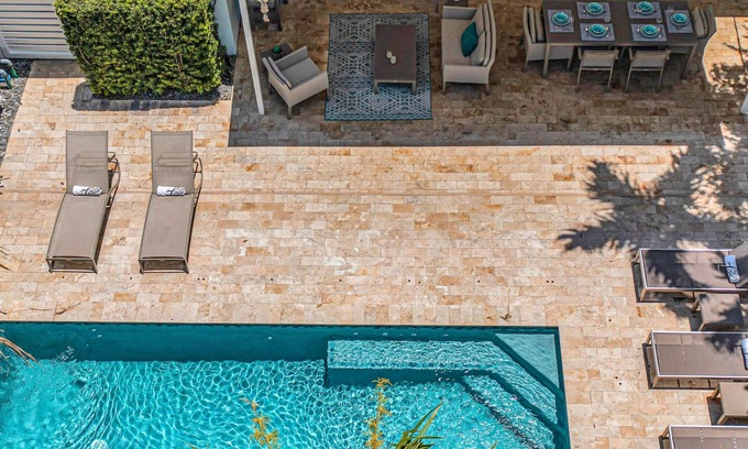 Birch Park Finger Streets House | Steps from Beach | Heated Pool | Gulf Stream Key | RESlDENCES