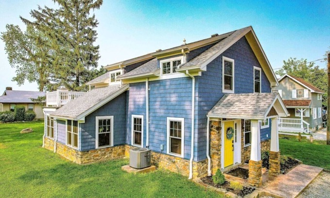 Huron House | Steps from Lake Erie & Close to Cedar Point