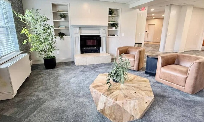 North Central Omaha Apartment | Steps to Benson Dining, Shops, and Interstate