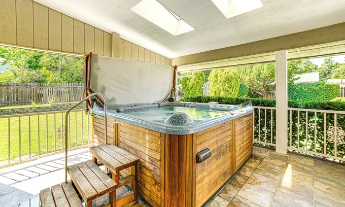 Lakeport House | Steps to Clear Lake: Hot Tub Haven in NorCal!