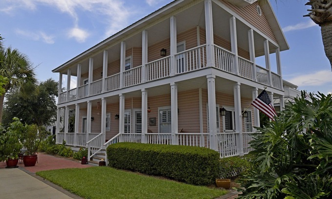 Crystal Shores House | STEPS TO CRYSTAL BEACH see picture for location