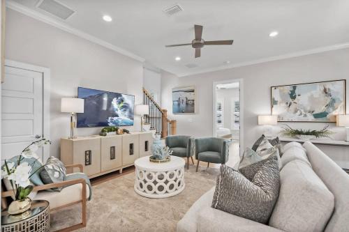 Downtown Historic District House | Steps to Ice Plant in Historic St Aug Upscale