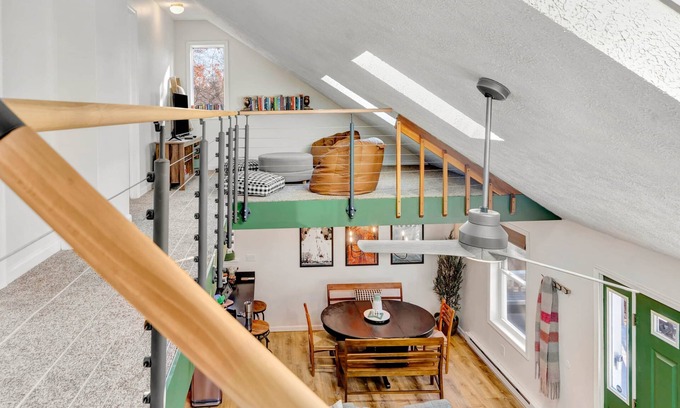 Briar Crest Woods House | Steps to lake beach, Solo Stove, Games, Coffee, Roku