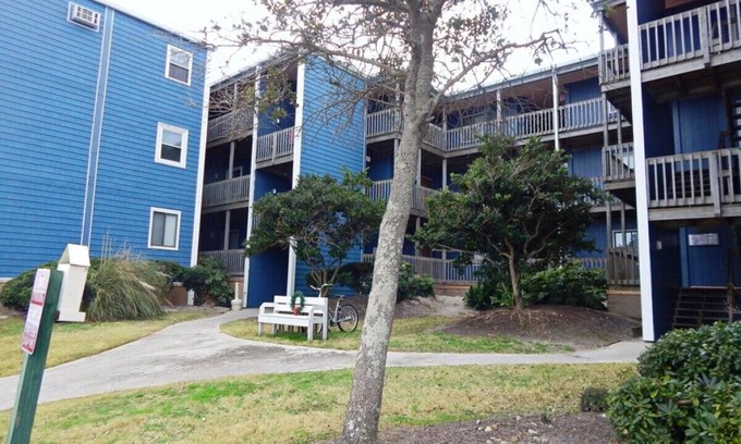 McCutcheon Field Condo | Steps to the Beach! Just “Wait-N-Sea” what this condo has to offer!