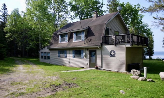 Drummond Island House | Sticks & Stones with Bunkhouse on Drummond Island