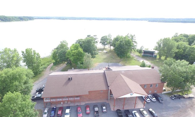 Tweed Hotel | Stoco Lake Lodge