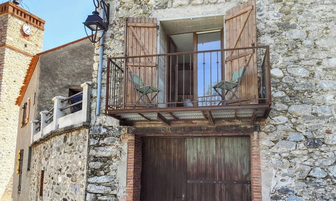 Campome House | Stone barn in Catalan village with river. Mountains & beaches. 3 Star rating