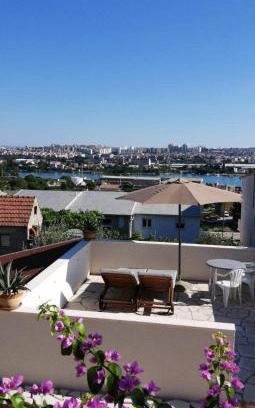 Solin Apartment | Stone Guest House