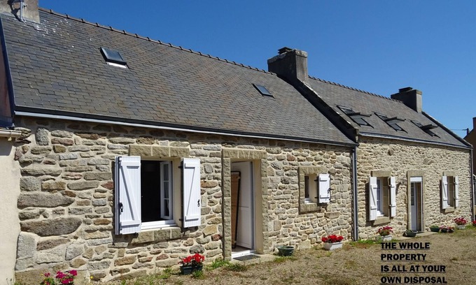 Douarnenez House | Stone House in Treboul near Pointe du Raz
