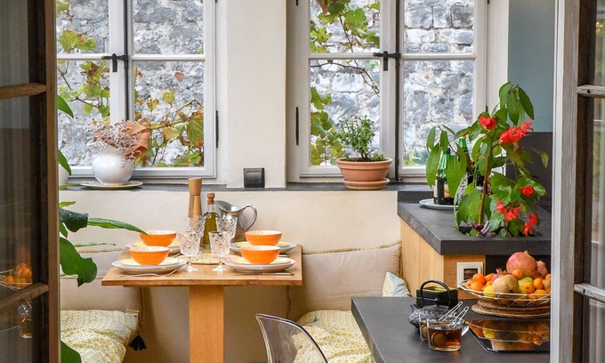 Stari Grad House | Stone house with patio, garden, and terrace, 15 mn walk from swimming areas.