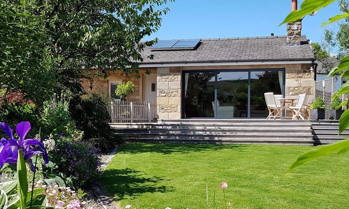 Harrop Fold Cottage | STONE MOUSE COTTAGE, character holiday cottage in Bolton-By-Bowland
