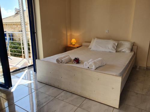 Lefktro Apartment | Stoupa Lefktro 4