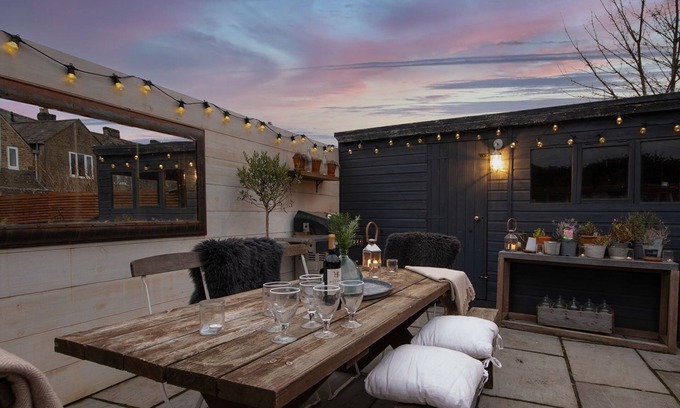 Stow-on-the-Wold House | Stow House, Stow-on-the-Wold - sleeps 9 guests in 5 bedrooms