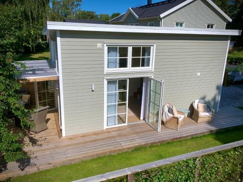 Hollviken House | Strandnära, pergola, P-plats i Höllviken