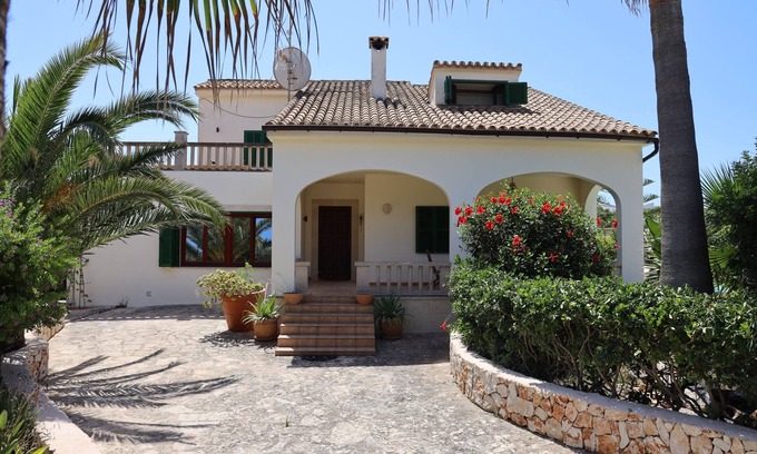 Cala Llombards House | Strandnahe Villa in Ruhiger Lage mit Pool & A/C