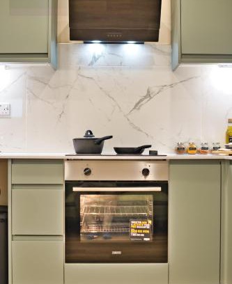 Stratford and New Town Apartment | Stratford, London E15 - modern Studio for 3