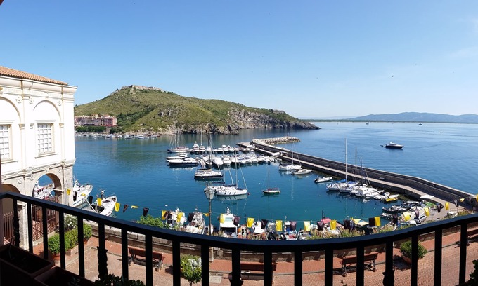 Porto Ercole Apartment | STREPTIOUS SEA VIEW IN THE TOWN OF PORTO ERCOLE parking space