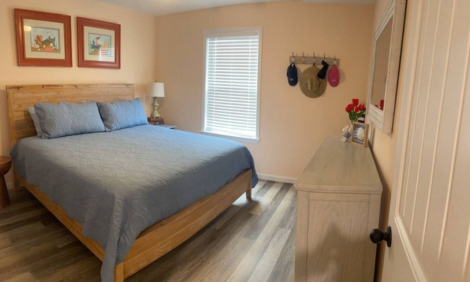 Surf City Condo | Strickly Beach Bliss Seaside Serinity Awaits 1-bed condo in cool Surf City NC