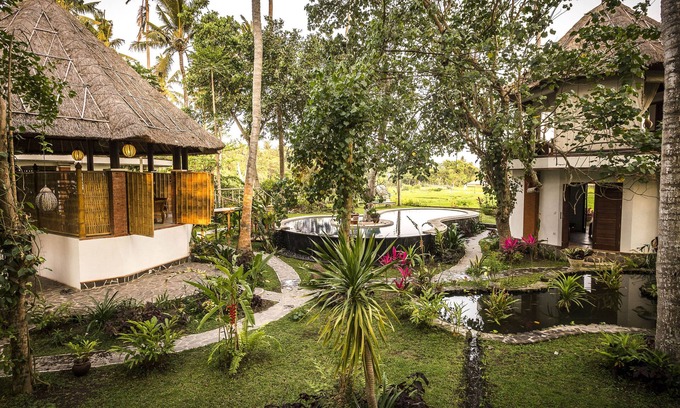 Jasri Villa | STRIKING VIEWS, SUBLIMELY ROMANTIC 4PAX A/C FULLY CATERED LUXURY PRIVATE POOL