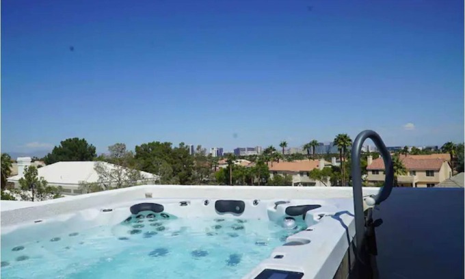 Spring Valley House | Strip View Home 8min to Strip- Private -Pool/Spa