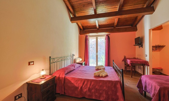 Patti Apartment | 'Stromboli' Room with Shared Terrace, Communal Garden and Air Conditioning
