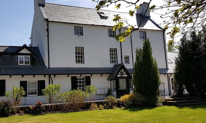 Milton Of Buchanan House | Stuc an t Sagairt Cottage, Loch Lomond