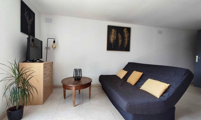 Saint-Etienne-de-Lugdares Apartment | Studio en Montagne Ardéchoise