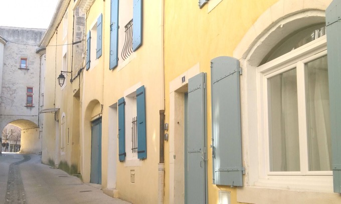 Saint-Paul-Trois-Chateaux Apartment | Studio for rent in Saint-Paul-Trois-Châteaux – village center, Drôme Provençale
