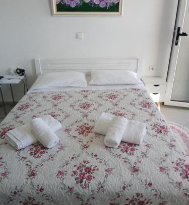 Mourteri Apartment | studio 1 Georgina