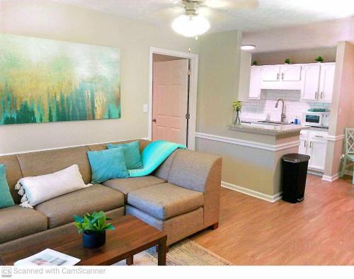 Pine Forest Apartment | Studio 415 - Self Check-in, 1st Floor Apt
