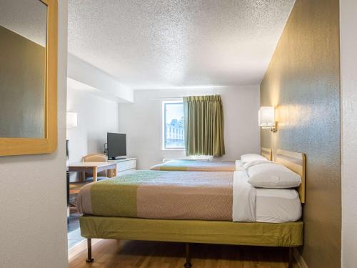 Miamisburg Hotel | Studio 6-Miamisburg, OH - Dayton