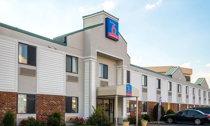 Miamisburg Hotel | Studio 6 Miamisburg, OH - Dayton