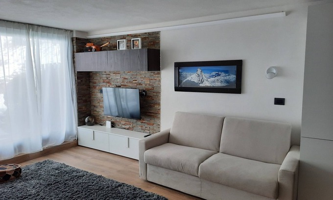 Cervinia Apartment | Studio apartment with direct access to the slopes, fabulous views, 4 beds