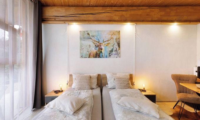 Rosenfeld Apartment | Studio Apartment '-5-die Fünf, 25qm' with Private Terrace, Shared Garden and Wi-Fi
