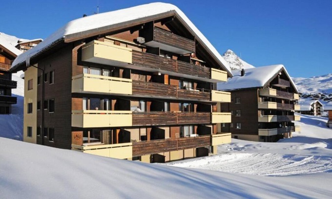 Bettmeralp Apartment | Studio Apartment Alpine Lodge (36m2) - Bettmeralp - Ski in/out - South facing, overlooking the Alps