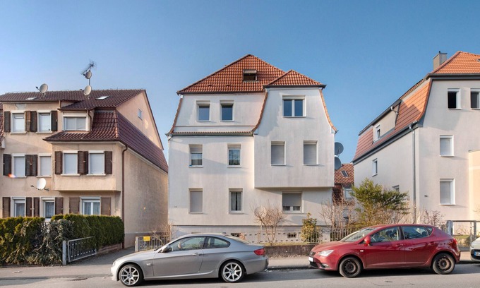 Goeppingen Apartment | Studio Apartment 'Charming Bright Room' with Wi-Fi