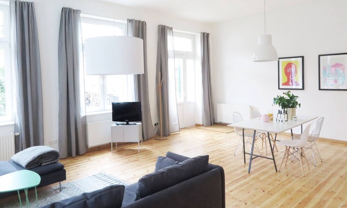 Eimsbuettel Apartment | Studio apartment in a great central location. Quiet and bright