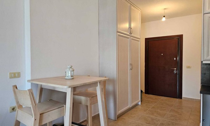 Qender Apartment | Studio Apartment in Saranda by the Beach
