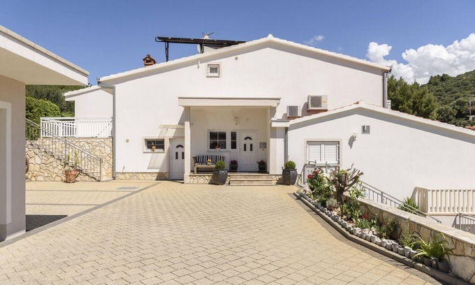 Marina House | Studio-apartment-kaskada