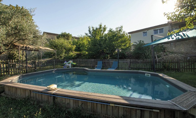 Salazac Apartment | Studio Apartment 'Le Chant Des Tongs' Surrounded by Nature with Wi-Fi and Air Conditioning