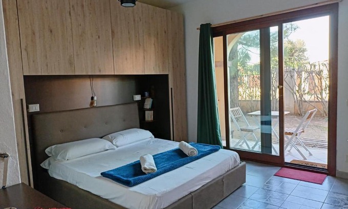 Maddalenedda Apartment | Studio Apartment Residenza del Sole